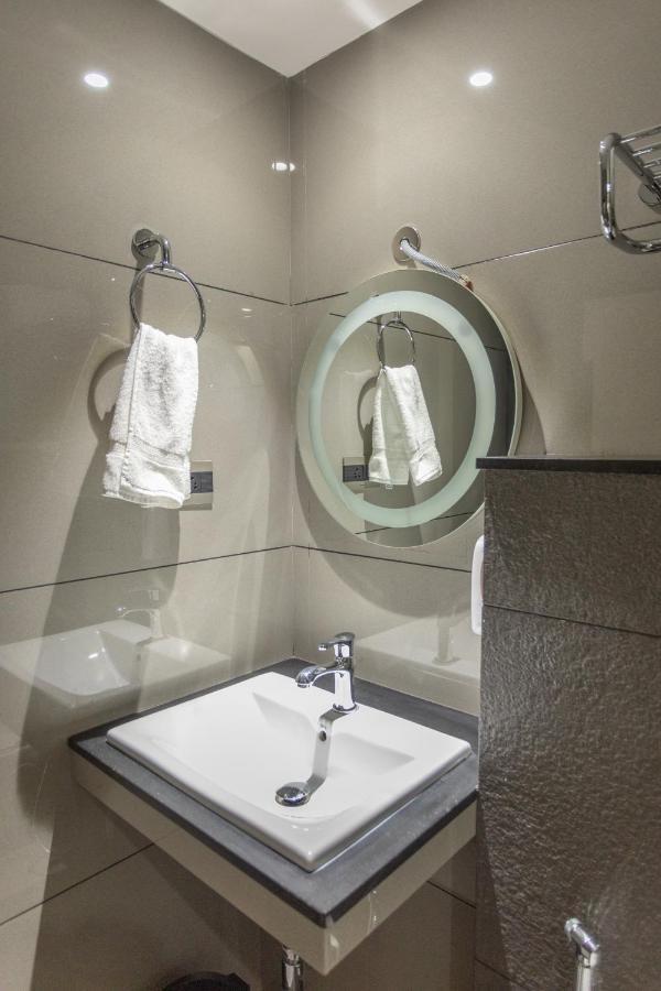 As Airport Inn Kochi Екстериор снимка