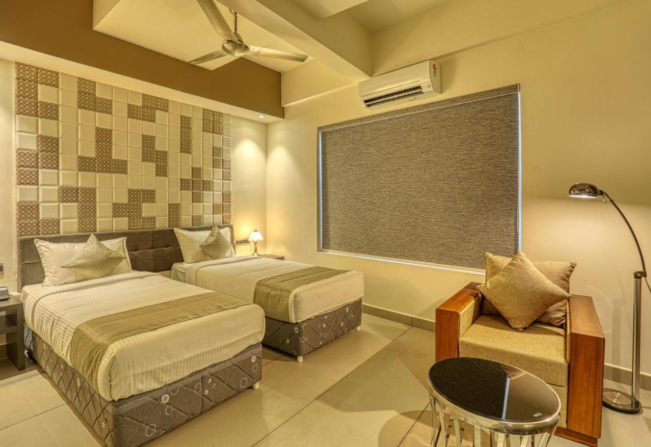 As Airport Inn Kochi Екстериор снимка