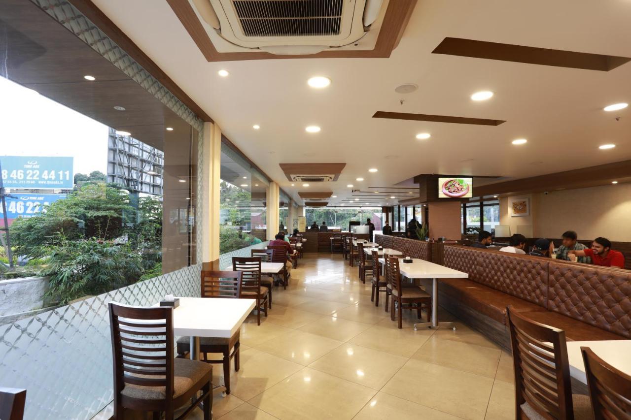 As Airport Inn Kochi Екстериор снимка
